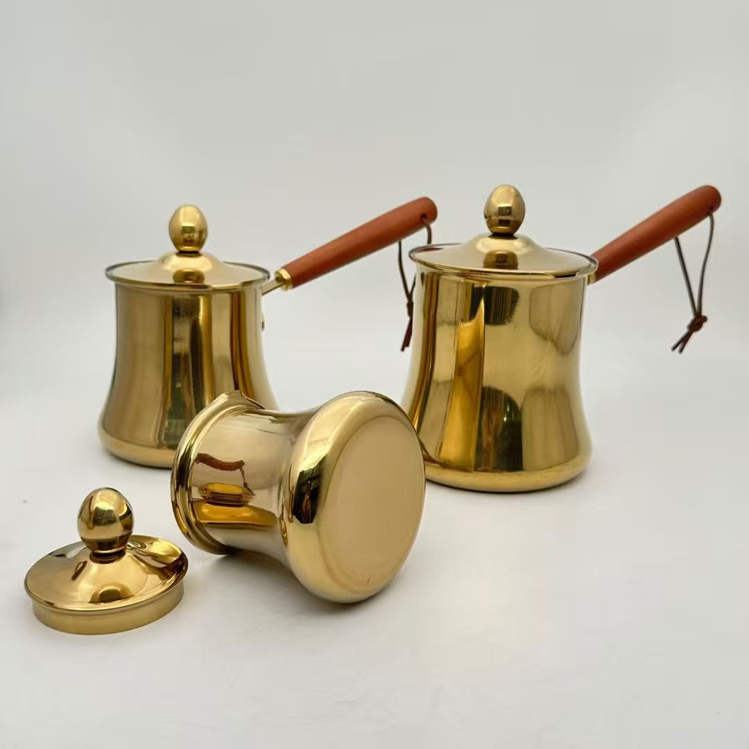 Stainless steel spill-proof milk pitcher