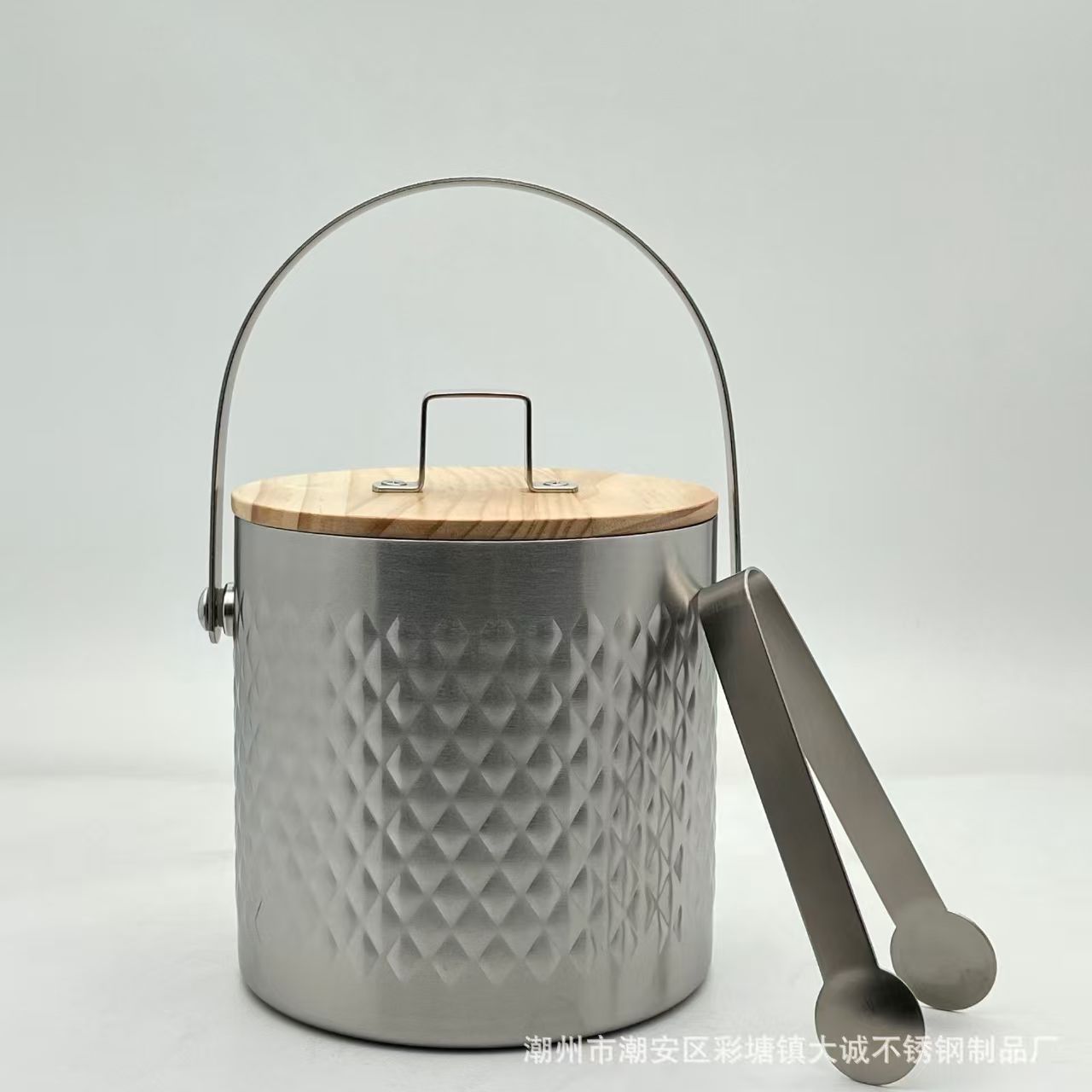 Diamond-patterned double-wall stainless steel ice bucket