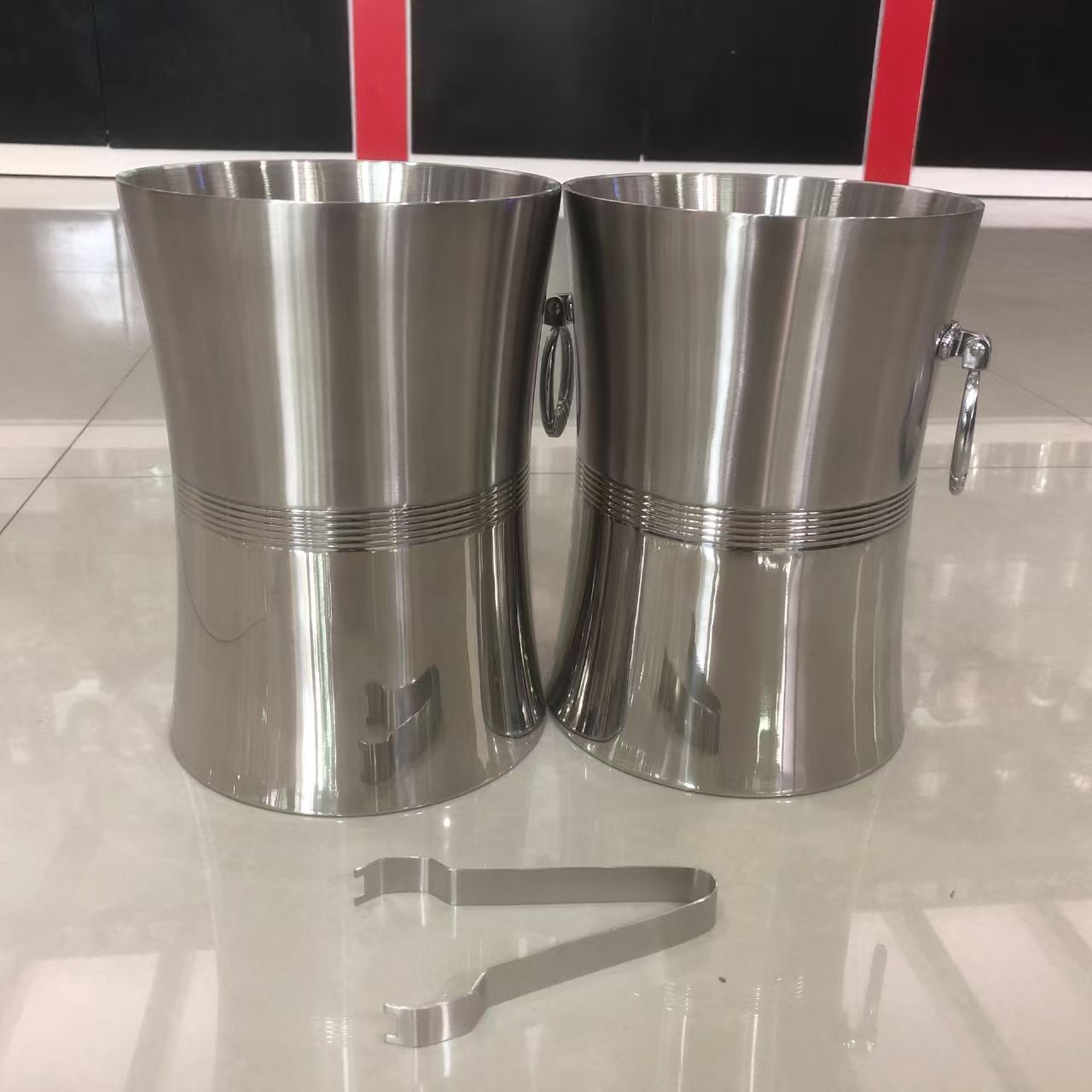Stainless steel wine bucket