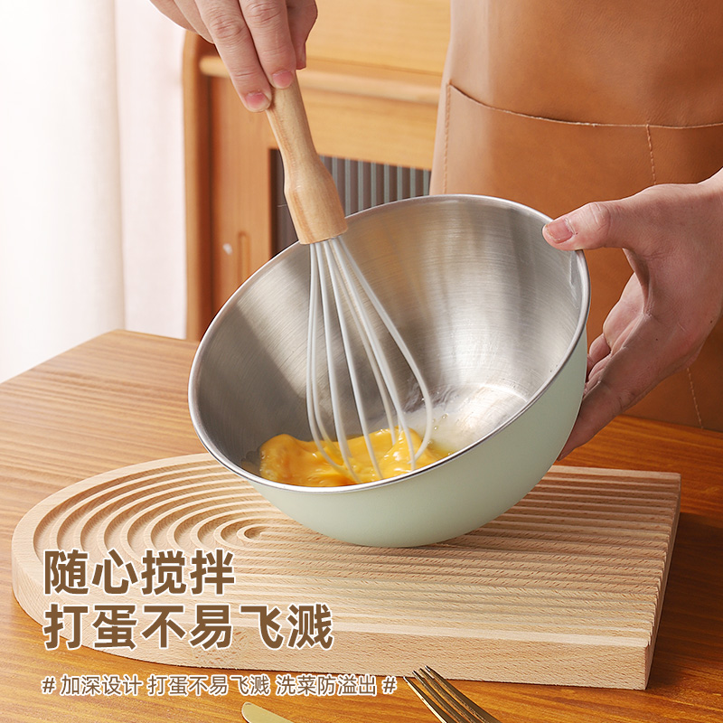 colored salad bowls