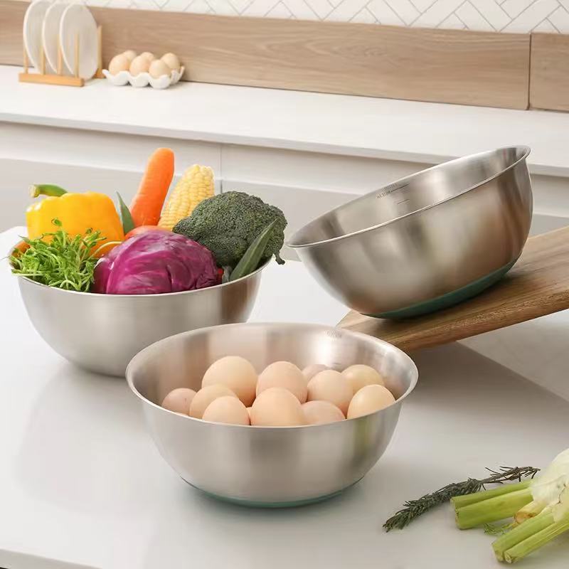 salad bowls (non-slip silicone base)